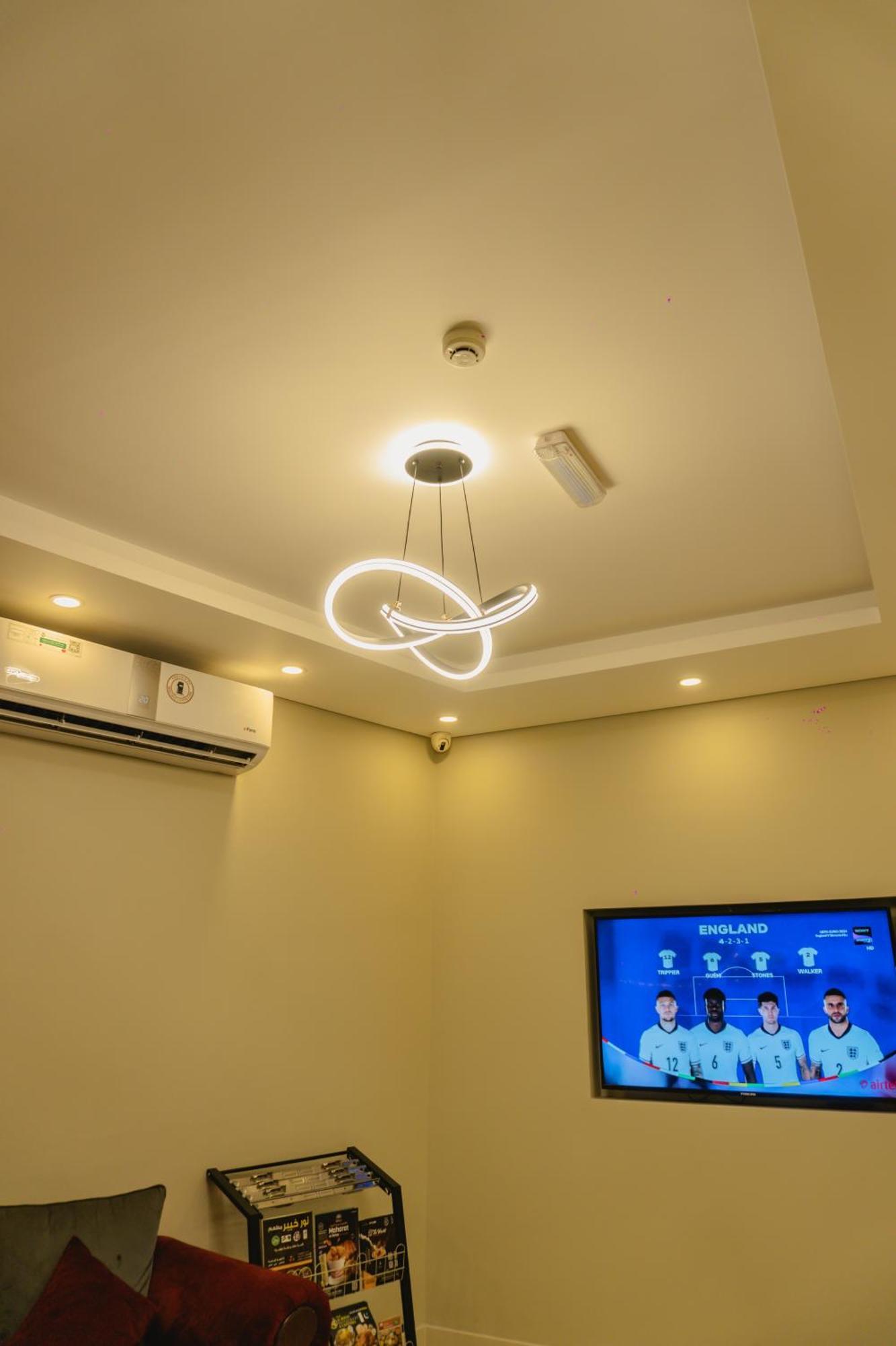 Pan Emirates Hotel Apartments Шарджа Екстериор снимка