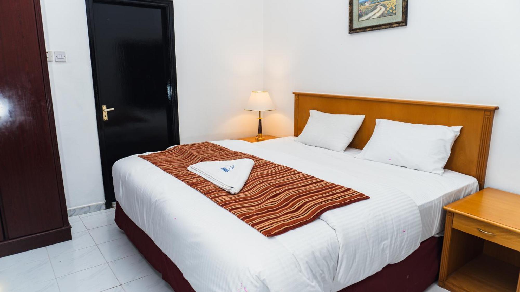 Pan Emirates Hotel Apartments Шарджа Екстериор снимка