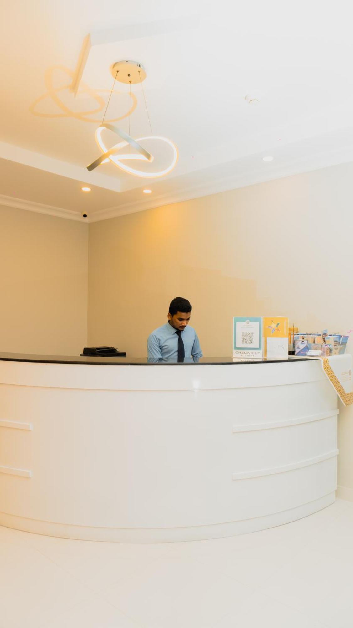 Pan Emirates Hotel Apartments Шарджа Екстериор снимка